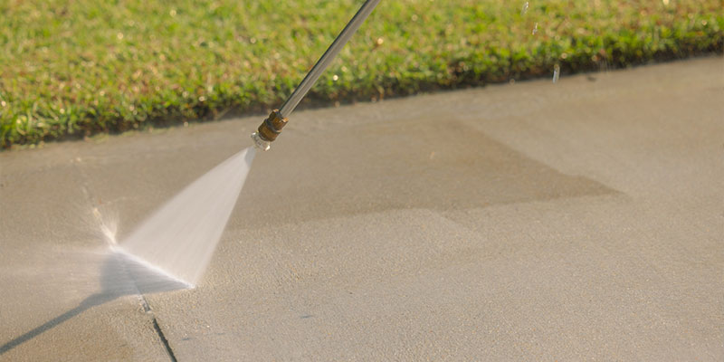 Why Pressure Washing Driveways Improves Curb Appeal